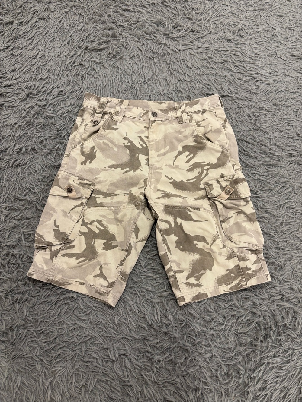 Armani Exchange Men Size 30 Camouflage Cargo Shorts Gray White Y2K Grunge Street